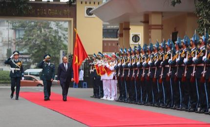 Thủ tướng Nguyễn Xuân Phúc thăm, kiểm tra công tác sẵn sàng chiến đấu tại Sư đoàn 361
