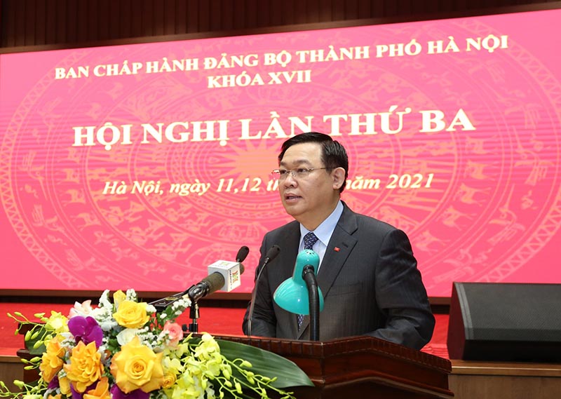 Bí thư Thành ủy Hà Nội Vương Đình Huệ phát biểu khai mạc hội nghị.