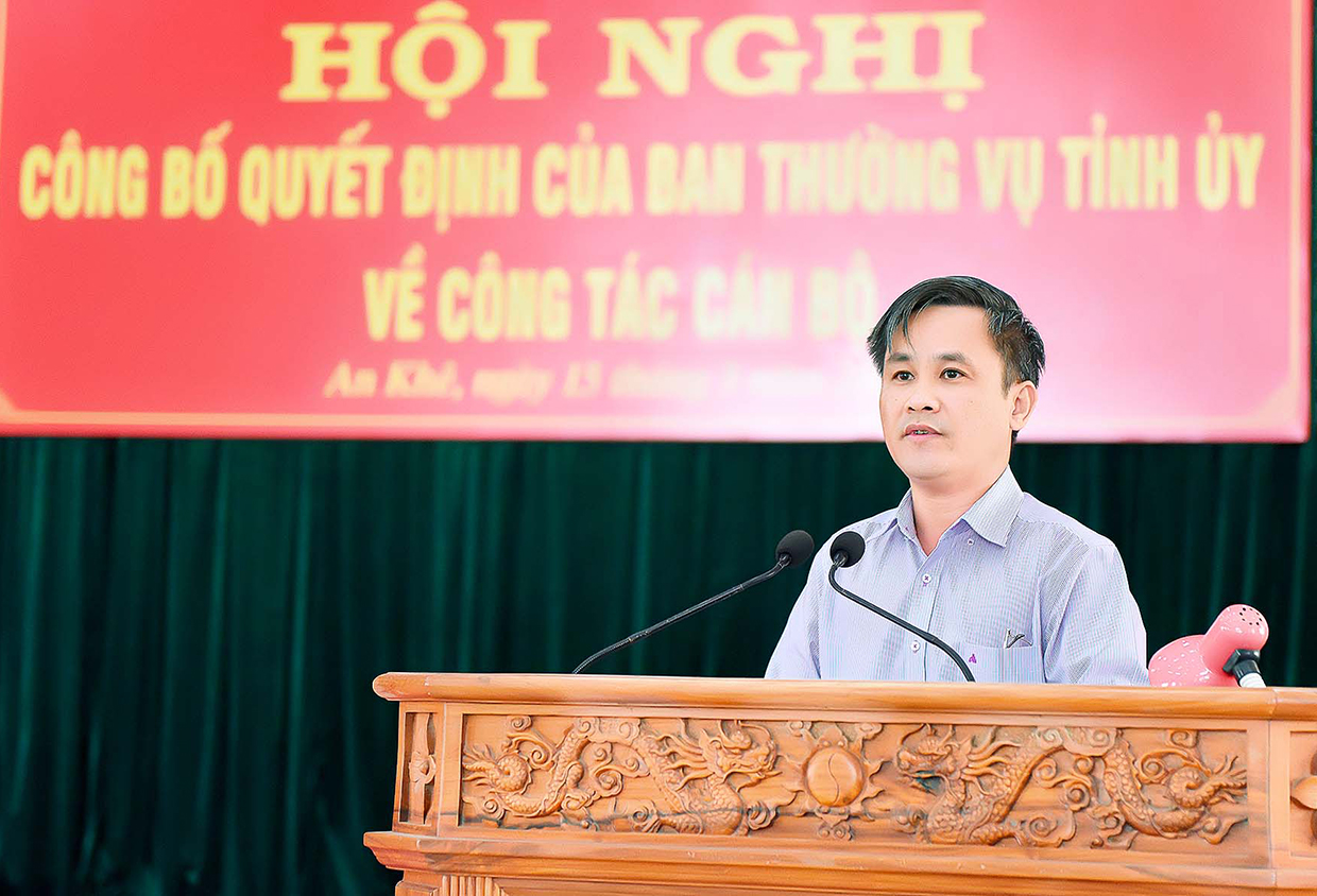 Đồng chí Nguyễn Xuân Phước cảm ơn tập thể Ban Thường vụ Tỉnh ủy đã quan tâm, tin tưởng, giao phó. (Ảnh: Đức Thụy)