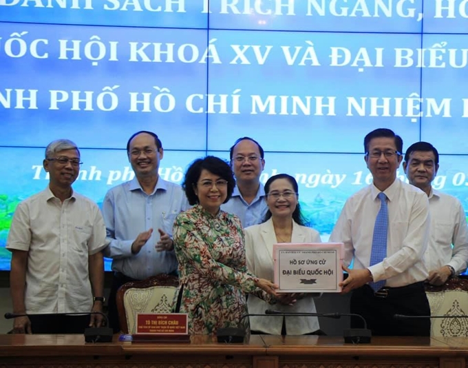 Ủy ban MTTQ Việt Nam TP Hồ Chí Minh tiếp nhận hồ sơ ứng cử từ Ủy ban bầu cử Thành phố
