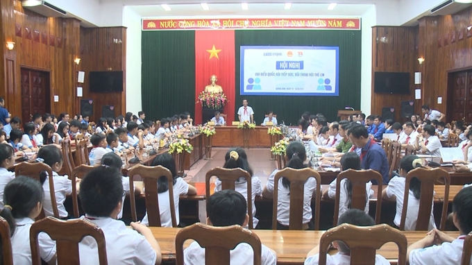 Toàn cảnh buổi đối thoại của Đoàn đại biểu QH với trẻ em Quảng Bình