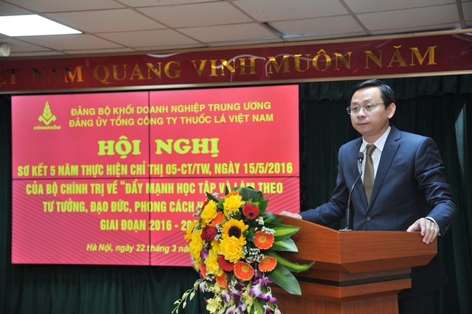 Đồng chí Hồ Lê Nghĩa, Bí thư Đảng ủy, Chủ tịch HĐTV Tổng Công ty Vinataba phát biểu tại Hội nghị.