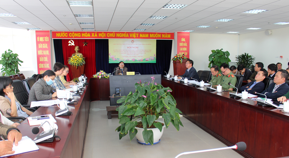 Các đại biểu tham dự tập huấn tại điểm cầu tỉnh Trung tâm Hành chính tỉnh. (Ảnh: Nguyệt Thu)