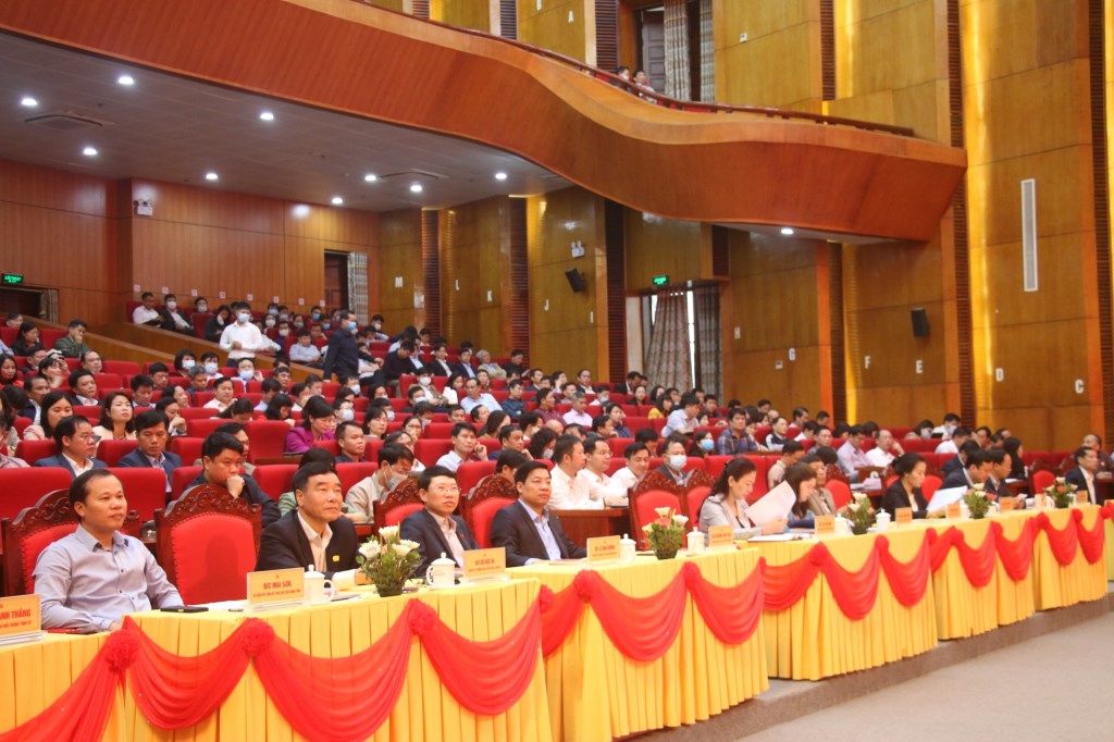 Các đại biểu dự hội nghị tại điểm cầu Tỉnh uỷ Bắc Giang.