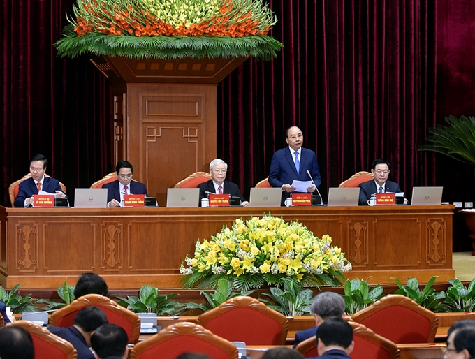 Đồng chí Nguyễn Xuân Phúc, Uỷ viên Bộ Chính trị, Thủ tướng Chính phủ, thay mặt Bộ Chính trị điều hành phiên khai mạc.