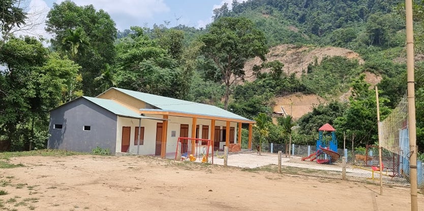 Ngôi trường mầm non làng Cheng Tông do chị Luôn đề xuất với tập thể Chi bộ, Ban Nhân dân thôn vận động Nhân dân đóng góp xây dựng.