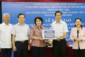 TP Hồ Chí Minh: Bàn giao hồ sơ và danh sách những người đủ tiêu chuẩn ứng cử ĐBQH, HĐND