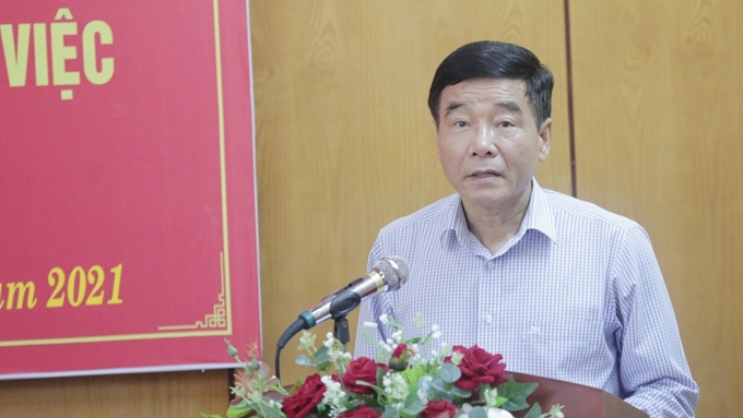 Ủy viên Ban Thường vụ Trưởng Ban Tuyên giáo Tỉnh ủy Bắc Giang Đỗ Đức Hà báo cáo tại buổi làm việc.