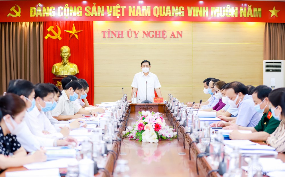 Tỉnh ủy Nghệ An cho ý kiến về Chương trình hành động của Ban Chấp hành Đảng bộ tỉnh thực hiện Nghị quyết Đại hội XIII của Đảng. Nguồn ảnh: Báo Nghệ An