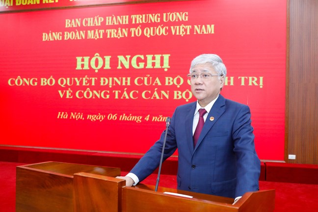 Bí thư Trung ương Đảng, Bí thư Đảng đoàn MTTQ Việt Nam Đỗ Văn Chiến phát biểu tại Hội nghị.
