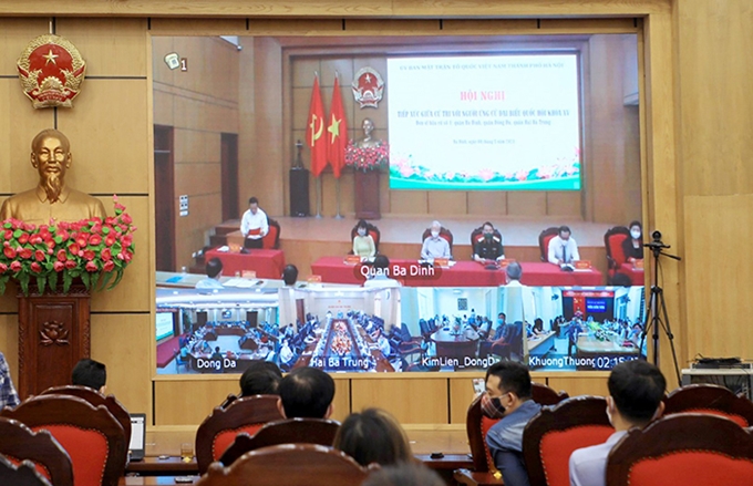Hội nghị tiếp xúc cử tri theo hình thức trực tuyến từ quận Ba Đình tới các điểm cầu cơ sở.