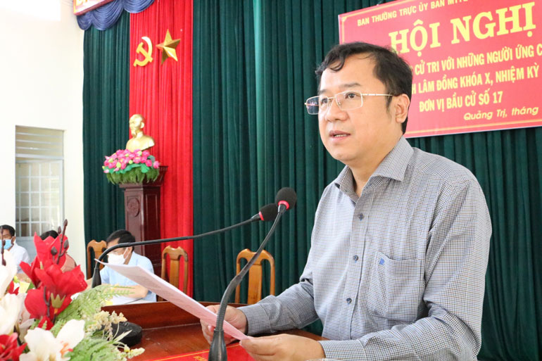 Đồng chí Tôn Thiện Đồng - Bí thư Huyện ủy, Chủ tịch HĐND huyện Đạ Tẻh trình bày chương trình hành động. (Ảnh: PV)