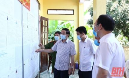 Chủ tịch UBND tỉnh Thanh Hóa kiểm tra công tác bầu cử tại huyện Nông Cống