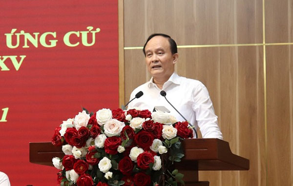 Ông Nguyễn Ngọc Tuấn trình bày Chương trình hành động.