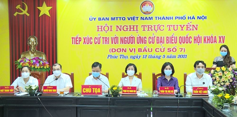 Các ứng cử viên tiếp xúc cử tri  tại đơn vị bầu cử số 7 huyện Phúc Thọ.