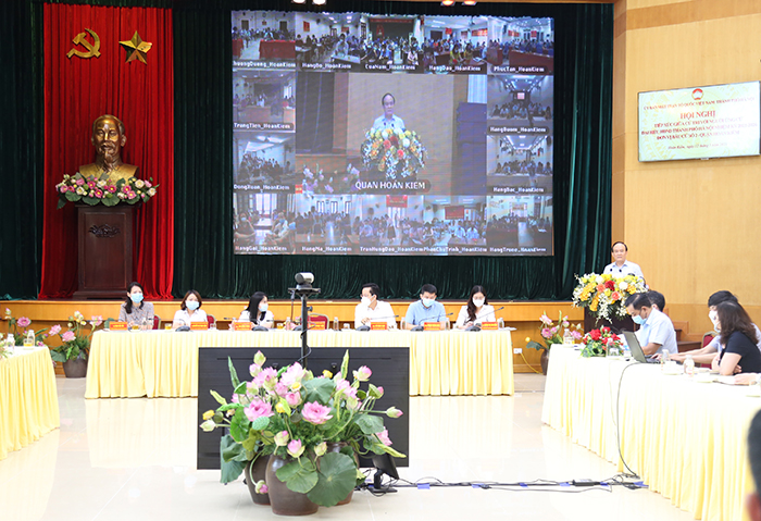 Quang cảnh hội nghị tiếp xúc cử tri quận Hoàn Kiếm.