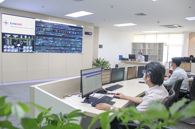 Trung tâm Giám sát lưới điện EVNCPC vận hành trong điều kiện dịch bệnh COVID-19.