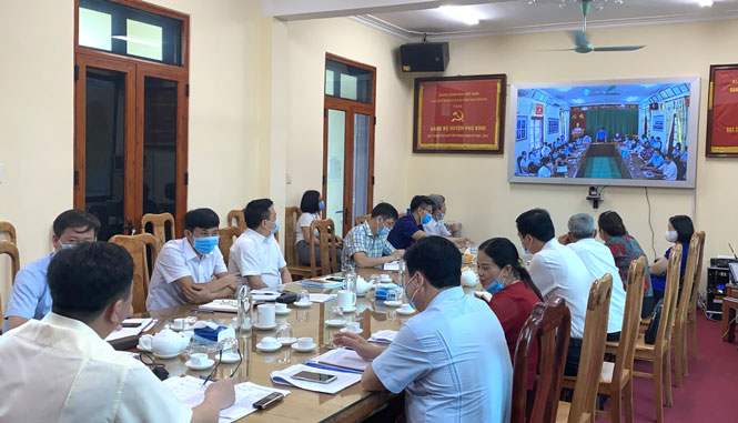 Hội nghị trực tuyến triển khai công tác bầu cử tại huyện Phú Bình. (Ảnh: HN).
