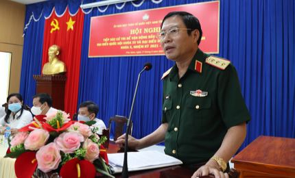 Thứ trưởng Bộ Quốc phòng Nguyễn Tân Cương tiếp xúc cử tri tại Bình Dương