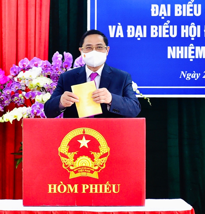 Thủ tướng Phạm Minh Chính thực hiện quyền công dân, bỏ phiếu bầu cử ĐBQH khóa XV và đại biểu HĐND các cấp.