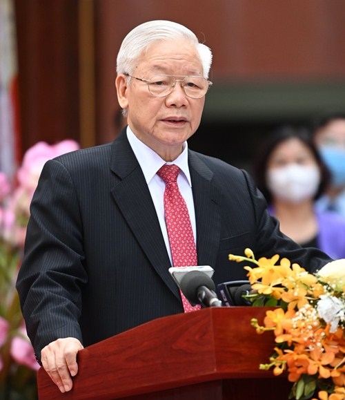 Tổng Bí thư Nguyễn Phú Trọng chia sẻ với báo chí sau khi thực hiện bỏ phiếu bầu  đại biểu Quốc hội khóa XV và đại biểu HĐND các cấp nhiệm kỳ 2021-2026.
