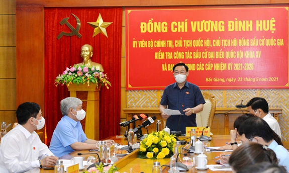 Chủ tịch Quốc hội Vương Đình Huệ phát biểu tại cuộc làm việc với tỉnh Bắc Giang. (Ảnh: Chiến Thắng)