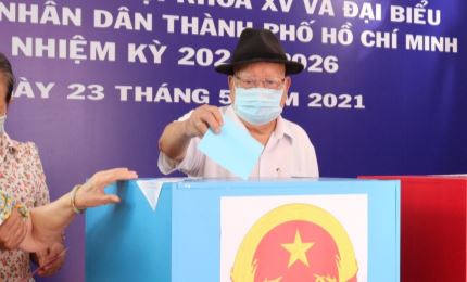 Hàng ngàn cử tri TP Hồ Chí Minh đi bỏ phiếu