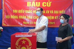 Cử tri tỉnh Kiên Giang phấn khởi đi bầu cử