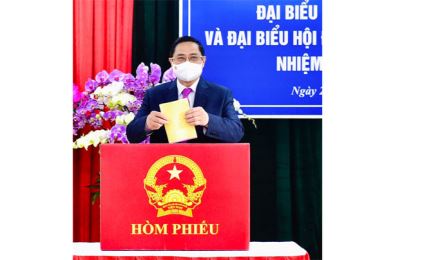 Thủ tướng Chính phủ Phạm Minh Chính tham gia bỏ phiếu bầu cử tại Cần Thơ