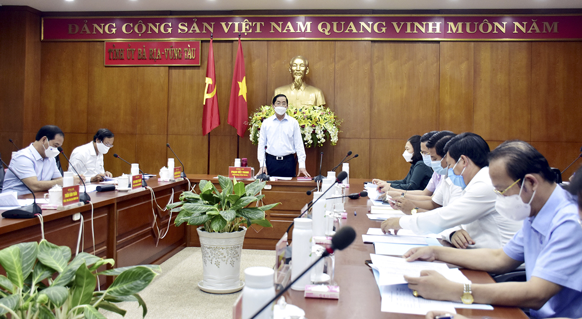 Đồng  chí  Phạm Viết Thanh, Ủy viên Trung ương Đảng, Bí thư Tỉnh ủy, Trưởng BCĐ Bầu cử tỉnh chủ trì cuộc họp.