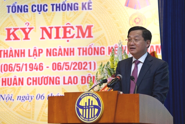 Đồng chí Lê Minh Khái, Bí thư Trung ương Đảng, Phó Thủ tướng Chính phủ dự và phát biểu chỉ đạo tại buổi lễ (Ảnh: TCTK)