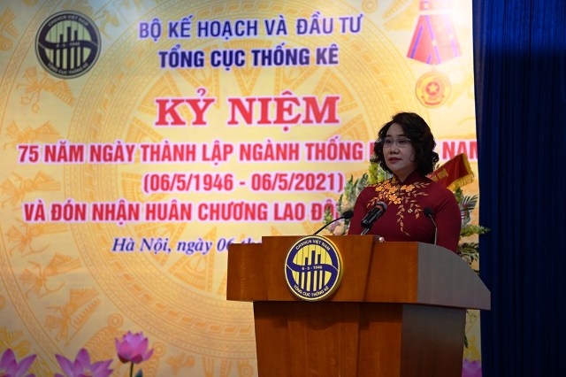 Tổng cục trưởng Tổng cục Thống kê Nguyễn Thị Hương phát biểu tại buổi lễ (Ảnh: TCTK)