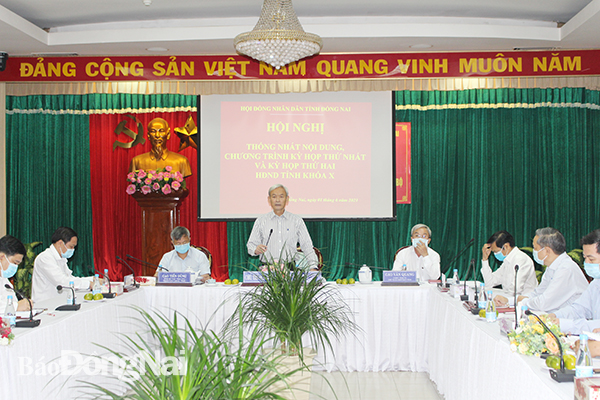 Bí thư Tỉnh ủy, Chủ tịch HĐND tỉnh Đồng Nai Nguyễn Phú Cường phát biểu chỉ đạo tại hội nghị. (Ảnh: Hồ Thảo)