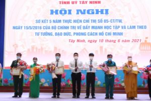 Tây Ninh: Học tập và làm theo tư tưởng, đạo đức, phong cách Hồ Chí Minh là nhiệm vụ chính trị trọng tâm
