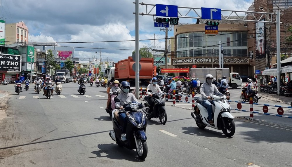 Hiện trạng xe lưu thông tại nút giao đường Mậu Thân với đường 3 Tháng 2, Trần Hưng Đạo.