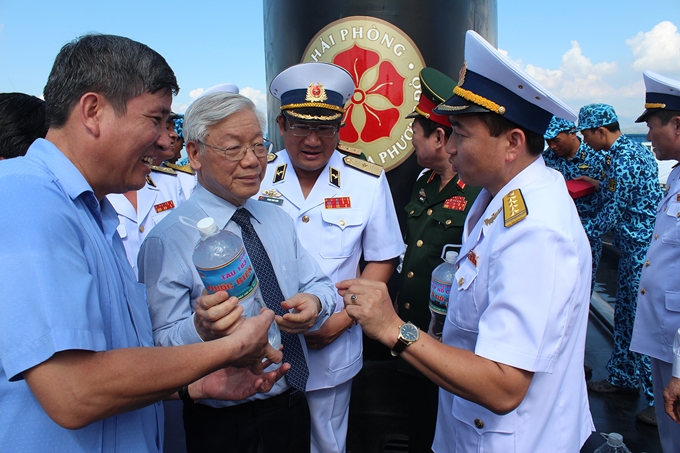 Tổng Bí thư Nguyễn Phú Trọng thăm Lữ đoàn Tàu ngầm 189 (tháng 5-2016)