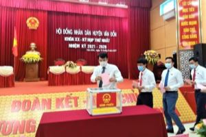 Đồng chí Tô Văn Hải tái cử Chủ tịch HĐND huyện Vân Đồn