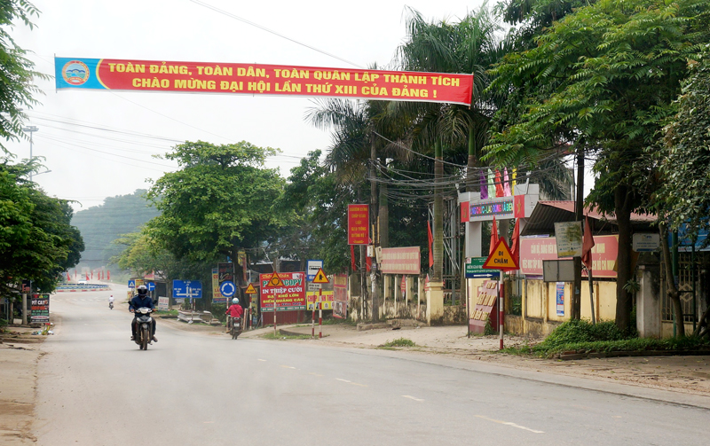 Băng rôn tuyên truyền về Đại hội Đảng các cấp được treo trên các trục đường chính của huyện Phú Bình, tỉnh Thái Nguyên. (baothainguyen.vn).