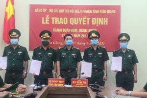 Kiên Giang: Trao Quyết định thăng quân hàm năm 2021