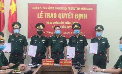 Kiên Giang: Trao Quyết định thăng quân hàm năm 2021